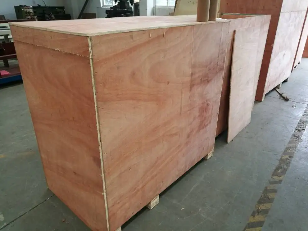 máquina con paquete de madera máquina con paquete de madera